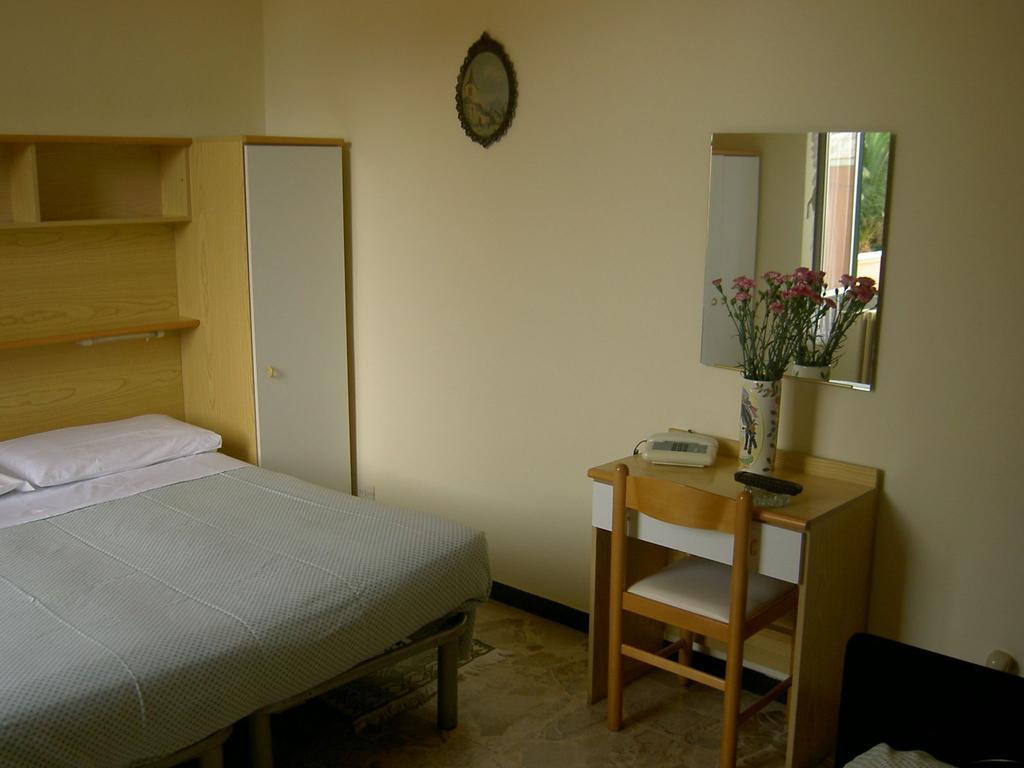 Albergo Kristina Bordighera Szoba fotó