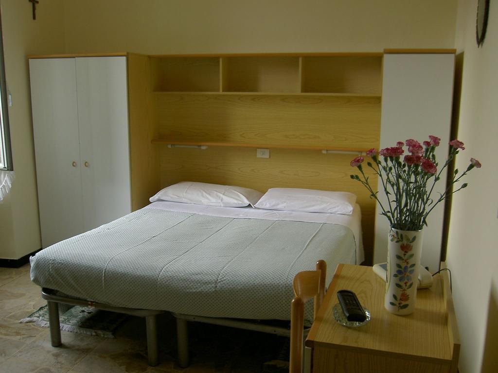 Albergo Kristina Bordighera Szoba fotó
